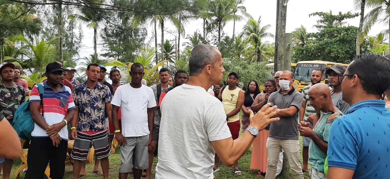 Camacã: Prefeitura realiza viagem com os Garis a Canavieiras para comemorar o seu dia